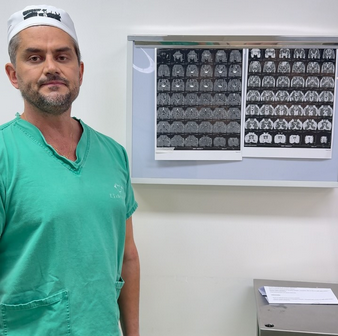 Clínica de médico ex-BBB é denunciada por paciente após cirurgia plástica (Foto: Redes Sociais)