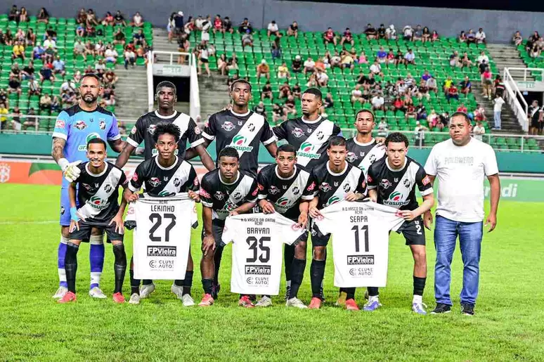 Goleiro Bruno na estreia no Vasco da Gama do Acre || Imagem/Reprodução: Foto: Clemerson Ribeiro / Jogada10