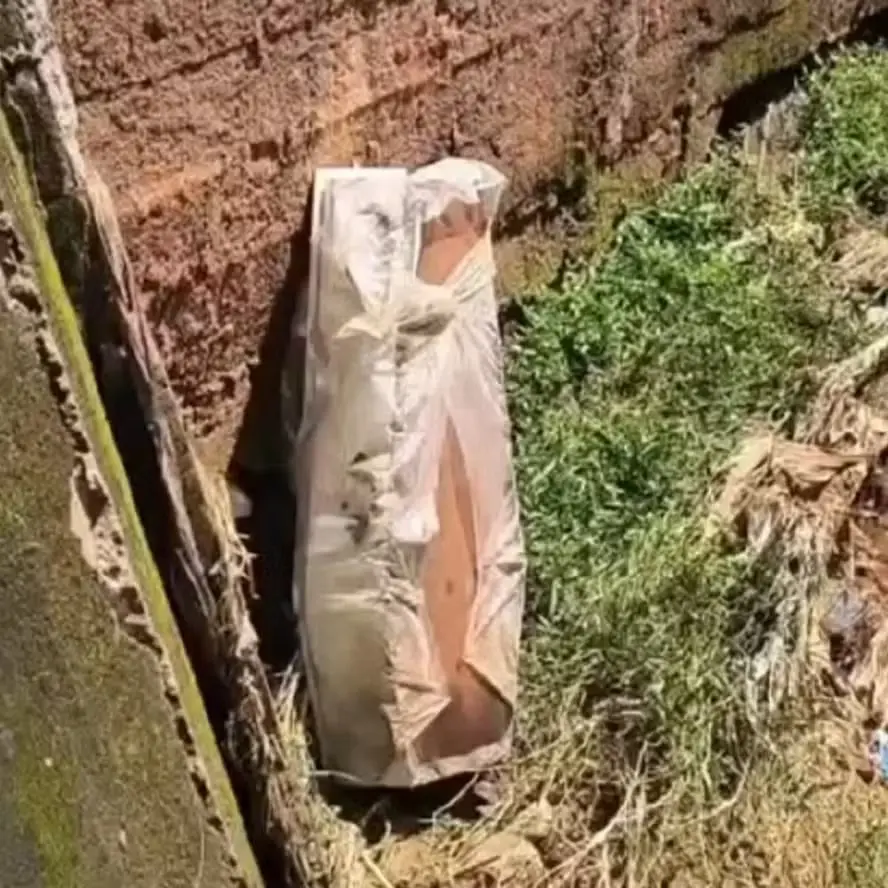 Vídeo: muro de funerária desaba e caixões são arrastados (Foto: Reprodução/Redes sociais)