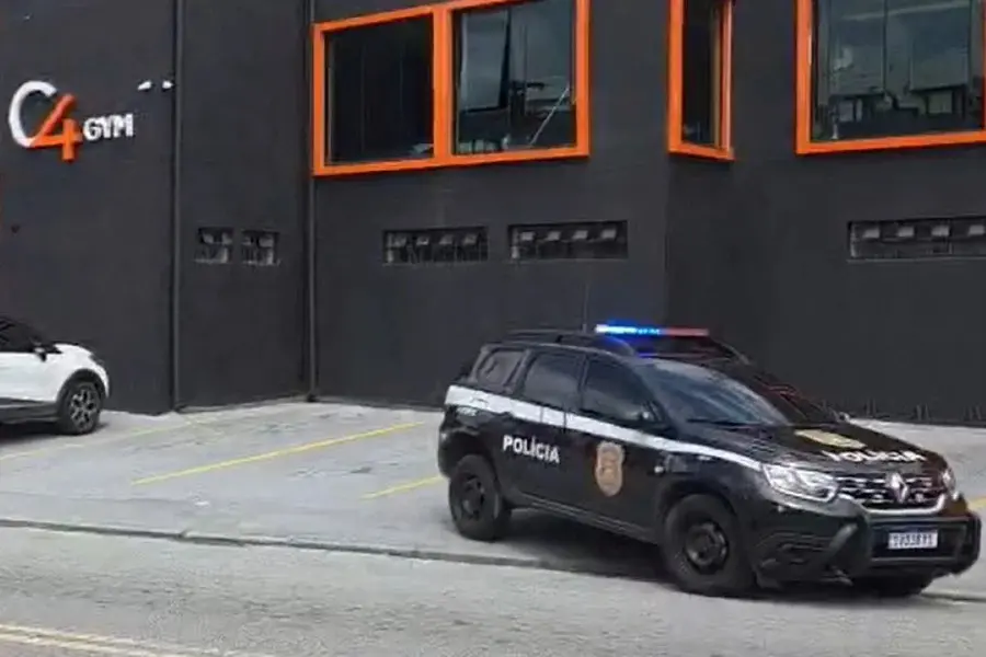 Aluna morre após aula de natação; dois alunos foram levados a hospital