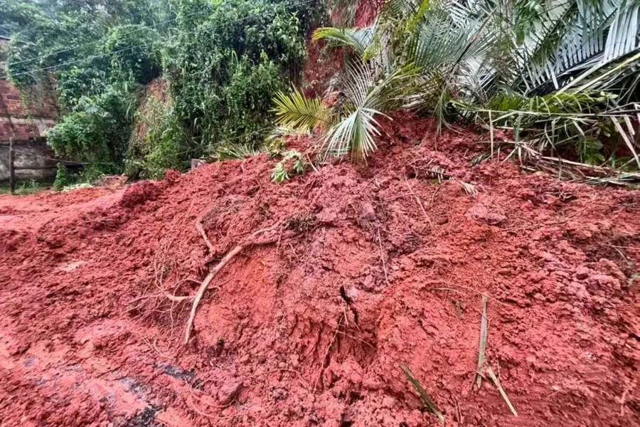 Temporal provoca deslizamentos e mata criança de 5 anos no Rio - Foto: Reprodução/Redes Sociais