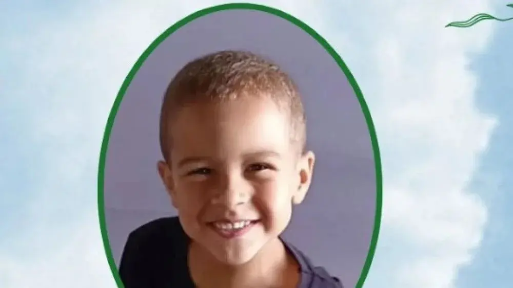 Menino, de três anos, morreu após se engasgar com um pirulito em cidade do Campo das Vertentes. Foto: Reprodução.