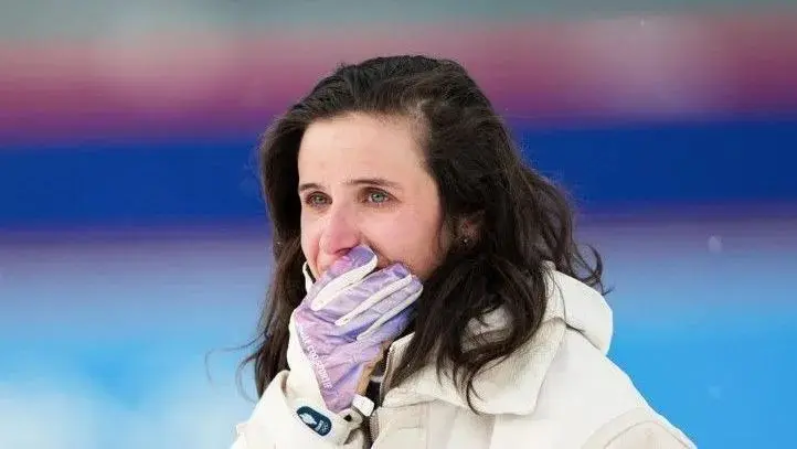 Biatleta condenada por roubo conquista ouro olímpico nas Olimpíadas de Inverno de 2026