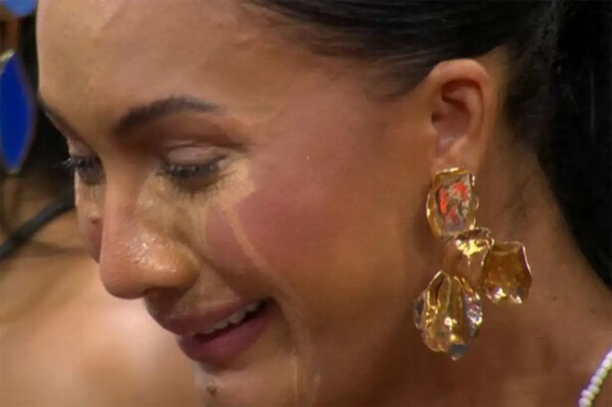  Mari Maria se pronuncia após maquiagem de Maxiane borrar ao vivo Foto: Globoplay/Reprodução.