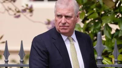 Ex-príncipe Andrew é liberado horas após prisão