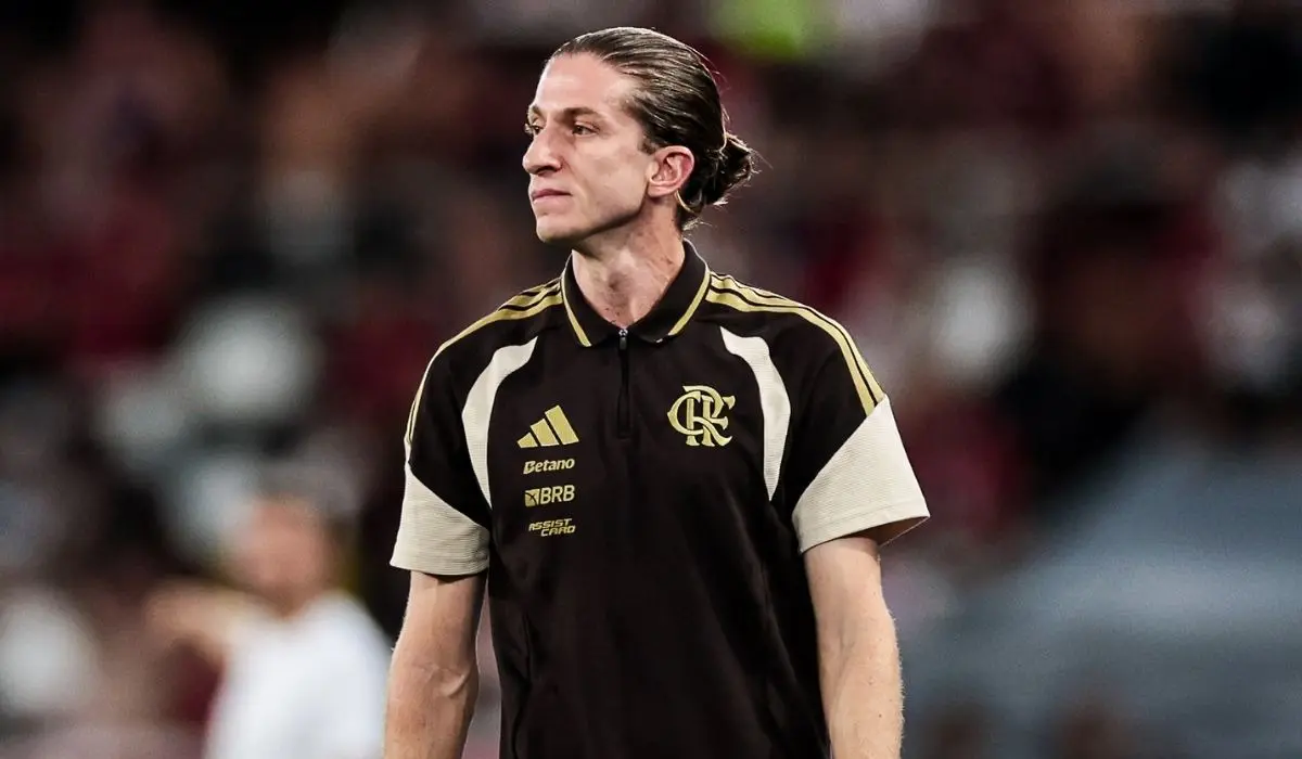 Filipe Luís se retratou oficialmente após repercussão de comentário sobre racismo envolvendo Vinícius Júnior. Foto: Gilvan de Souza/Flamengo.