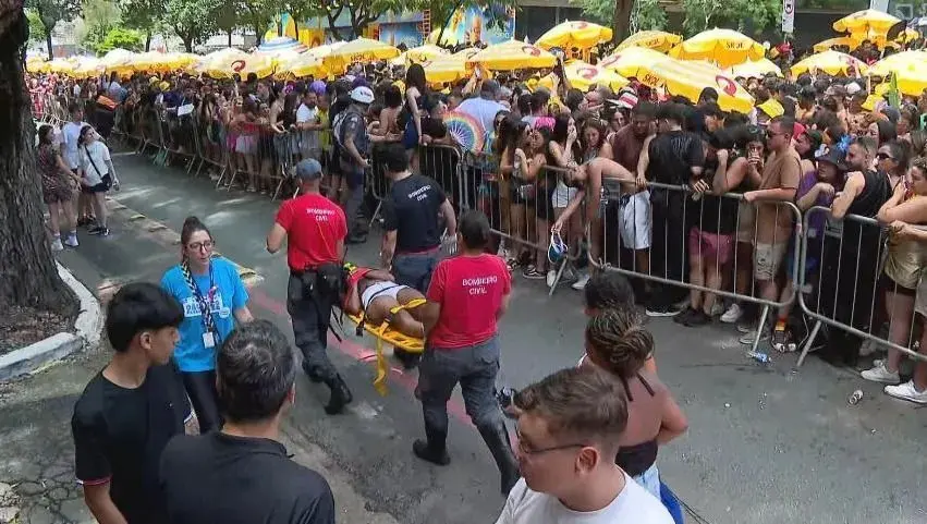 Bloco com Calvin Harris tem superlotação, tumulto e foliões passando mal em São Paulo (Foto: Reprodução/CNN)