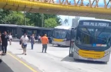Protesto fecha terminal e deixa dezenas de linhas de ônibus prejudicadas em São Paulo - Foto: Reprodução/Redes Sociais