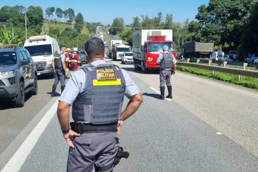 Suspeitos atacam PMs com tiros de fuzil durante perseguição em SP - Foto: Divulgação/PMSP