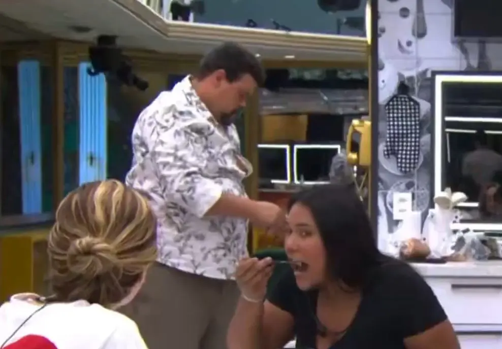 Babu se irritou com atitude de Jonas (Foto: Reprodução / GSHOW)