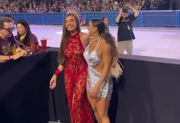 Nicole e Viviane posaram juntas na Sapucaí (Foto: Reprodução / Redes Sociais)