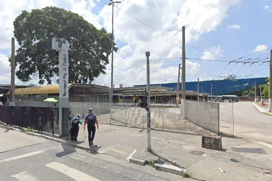 Ator é preso por agressão (Foto: Reprodução / Street View)