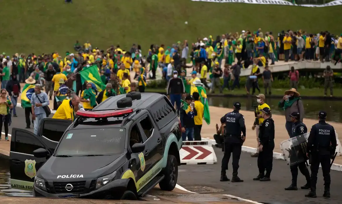Pesquisa da Quaest aponta divisão da opinião pública sobre redução de penas nos atos de 8 de janeiro. Foto: Agência Brasil.