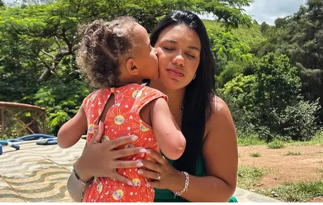 Mãe de menina encontrada após 2 dias desaparecida diz que criança está bem e agradece apoio