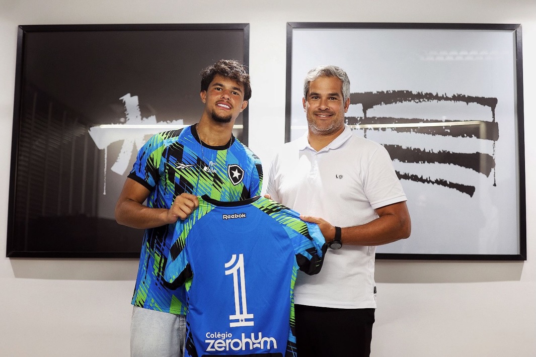 Bruninho Samudio assina contrato profissional com o Botafogo
