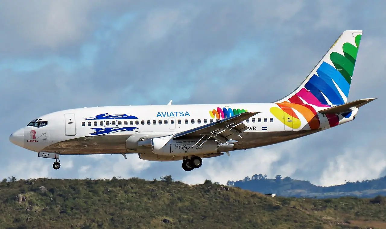 Avião com 118 haitianos fica retido após passageiros serem barrados de desembarcar no Brasil