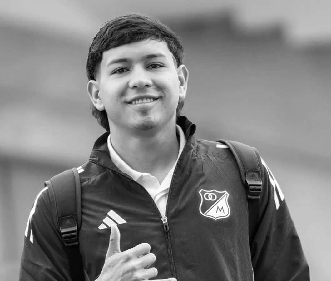 Santiago Castrillón faleceu após passar mal em campo 