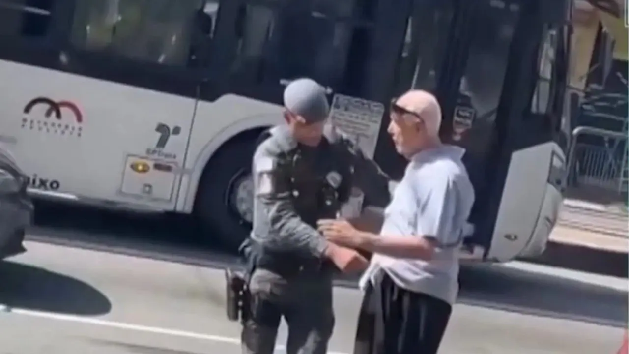 Aposentado preso por matar cuidadora (Foto: Reprodução)