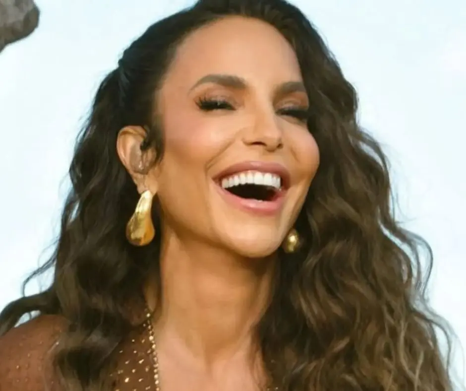 Ivete Sangalo revelou durante show que decidiu não se internar antes de cirurgia realizada em São Paulo. Foto: (Reprodução/Redes Socais.
