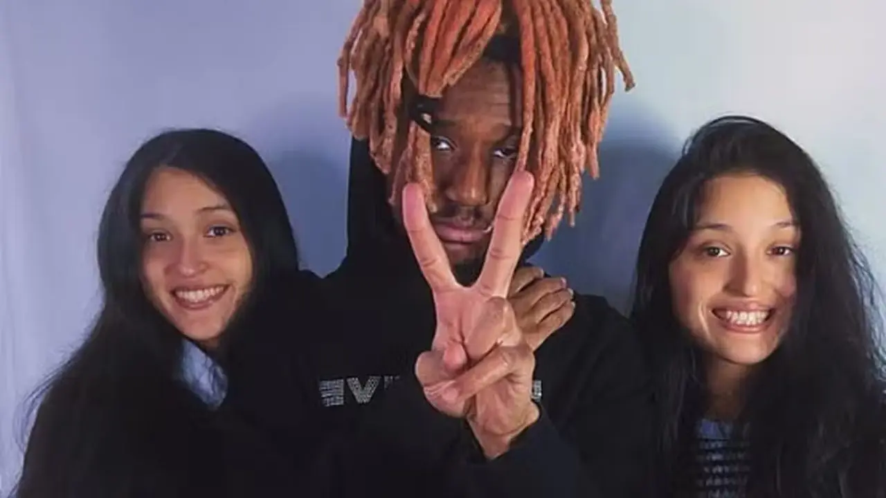 Gêmeas Maddie e Ivy Mora vivem romance com Fetti Rawlings (Reprodução/Redes Sociais)