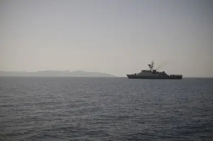 Estreito Ormuz tem engarrafamento com mais de 150 navios petroleiros após ataques ao Irã