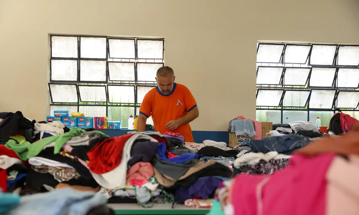 Recursos federais serão usados para reconstrução e reparos em escolas atingidas por fortes chuvas em Minas Gerais. Foto: Agência Brasil.
