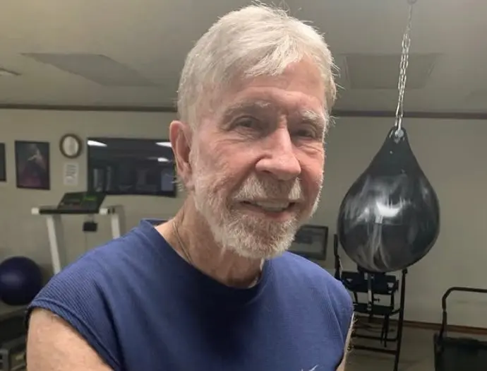 Chuck Norris, lenda das artes marciais, já lutou e perdeu para um brasileiro (Foto: Redes Sociais)