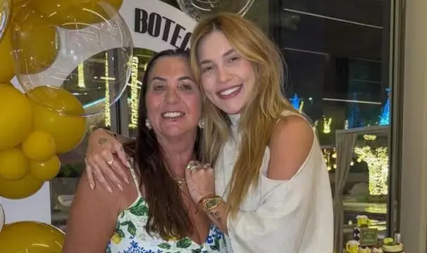 Virginia choca fãs ao revelar resultados das cirurgias plásticas de mãe (Foto: Redes Sociais)