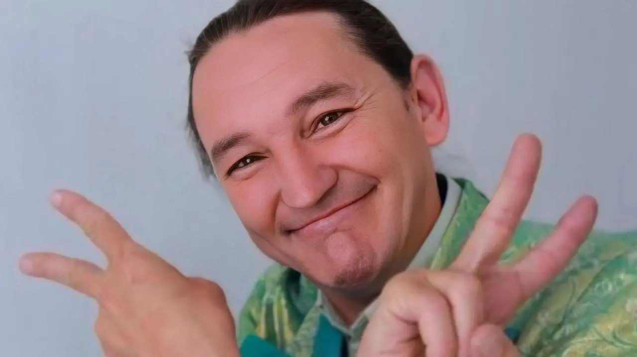 Marquito aparece sorrindo em fotos e surpreende fãs - Foto: Reprodução: / Redes Sociais.  