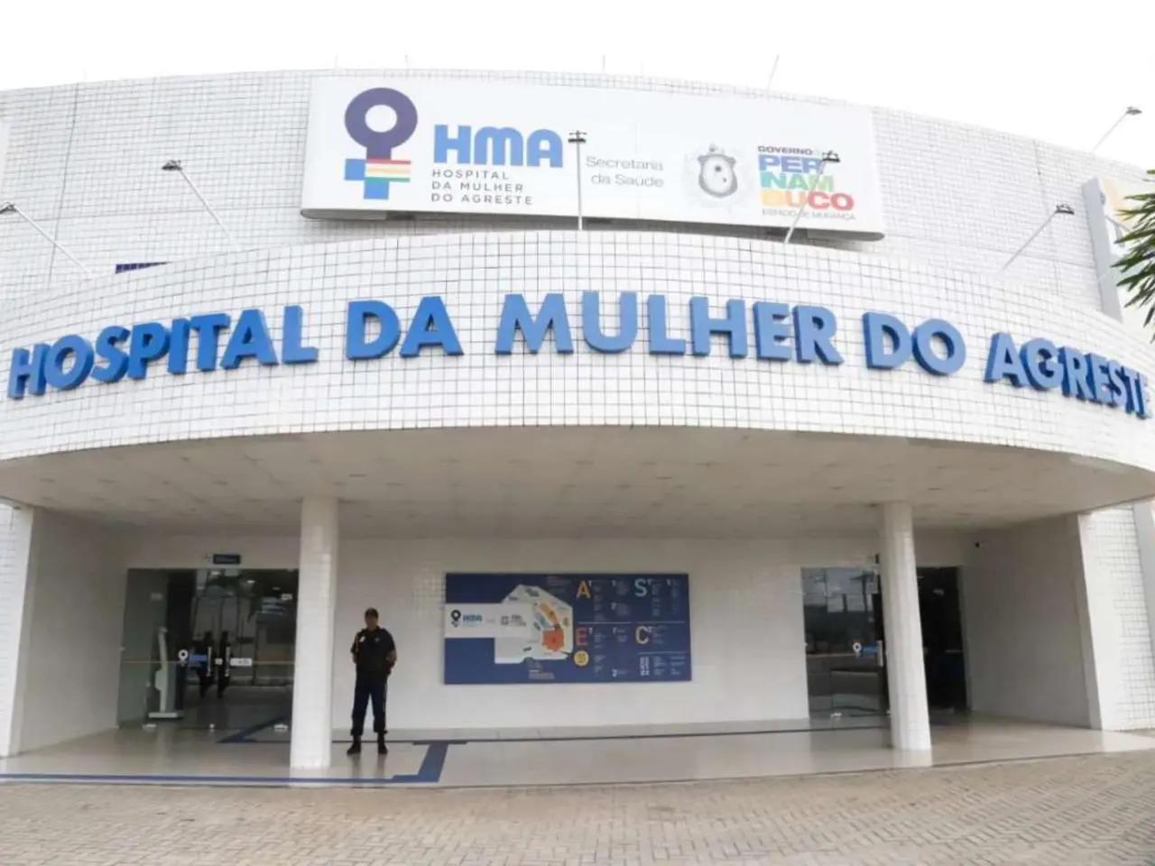 Mulher é presa após tentar comprar recém-nascido em hospital || Reprodução 
