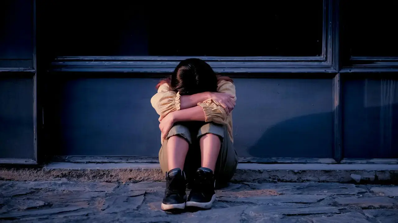 IBGE revela que meninas são mais ‘tristes’ do que meninos; entenda