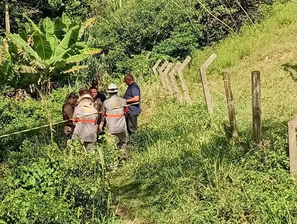 Pai e filha uruguaios morrem eletrocutados em trilha de SC. Foto: CMBSC