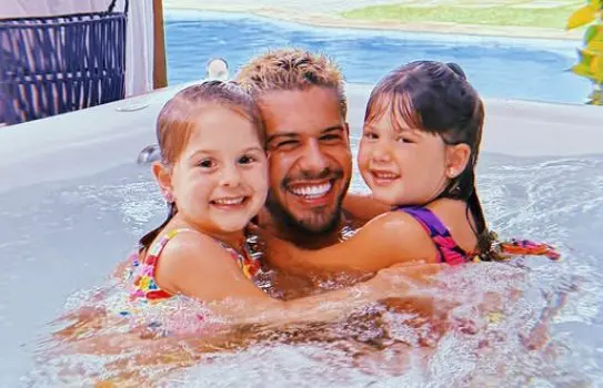 Zé Felipe desiste de viagem aos EUA com os filhos por conta de guerra (Foto: Redes Sociais)