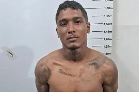 Suspeito foi preso em Cuiabá após investigação sobre morte de adolescente de 17 anos. Foto: Divulgação.