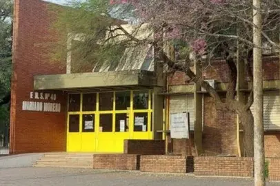 Aluno entra armado em escola e provoca ataque
