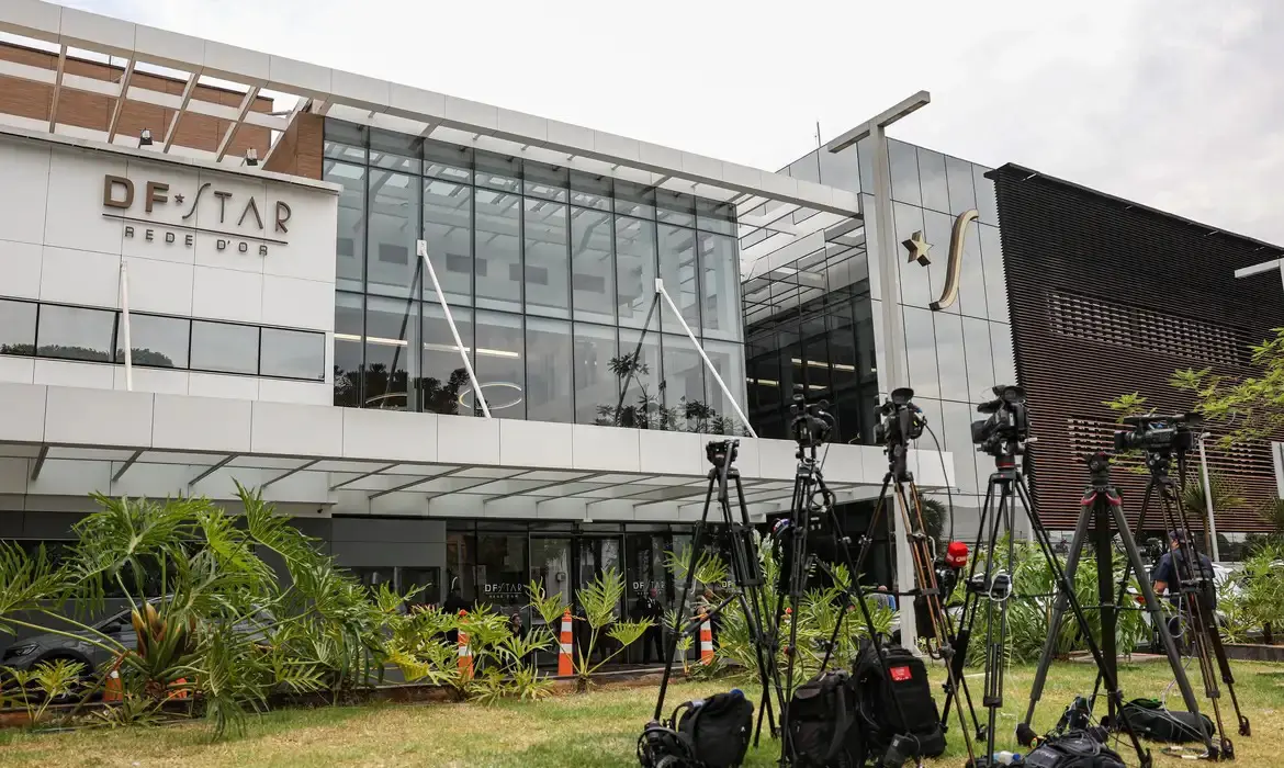 Entidades denunciam ameaças a jornalistas que cobrem internação de Bolsonaro em Brasília - Foto: Reprodução/Marcelo Camargo/Agência Brasil