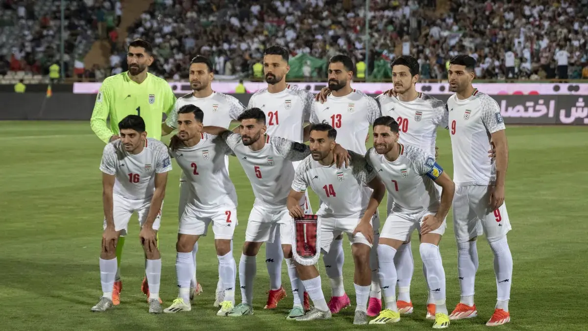 Escalada militar entre Irã e EUA coloca em dúvida participação da seleção iraniana na Copa do Mundo. Foto: Morteza Nikoubazl/NurPhoto. 