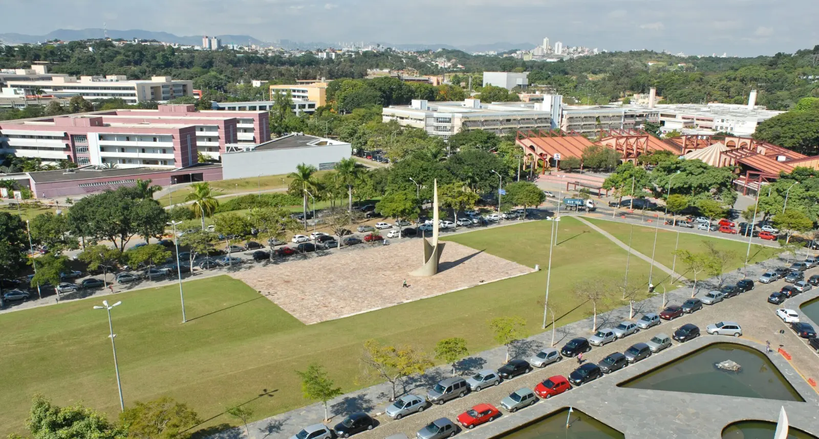 Universidade Federal de Minas Gerais aprova política de cotas para estudantes trans na graduação. Foto: UFMG.