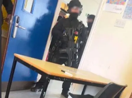 Adolescente é suspeito de tentar matar colega com faca dentro de escola (Foto: Reprodução/Redes sociais)