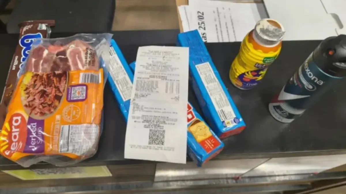 Produtos furtados pelos adolescentes - (Foto: reprodução/PM)
