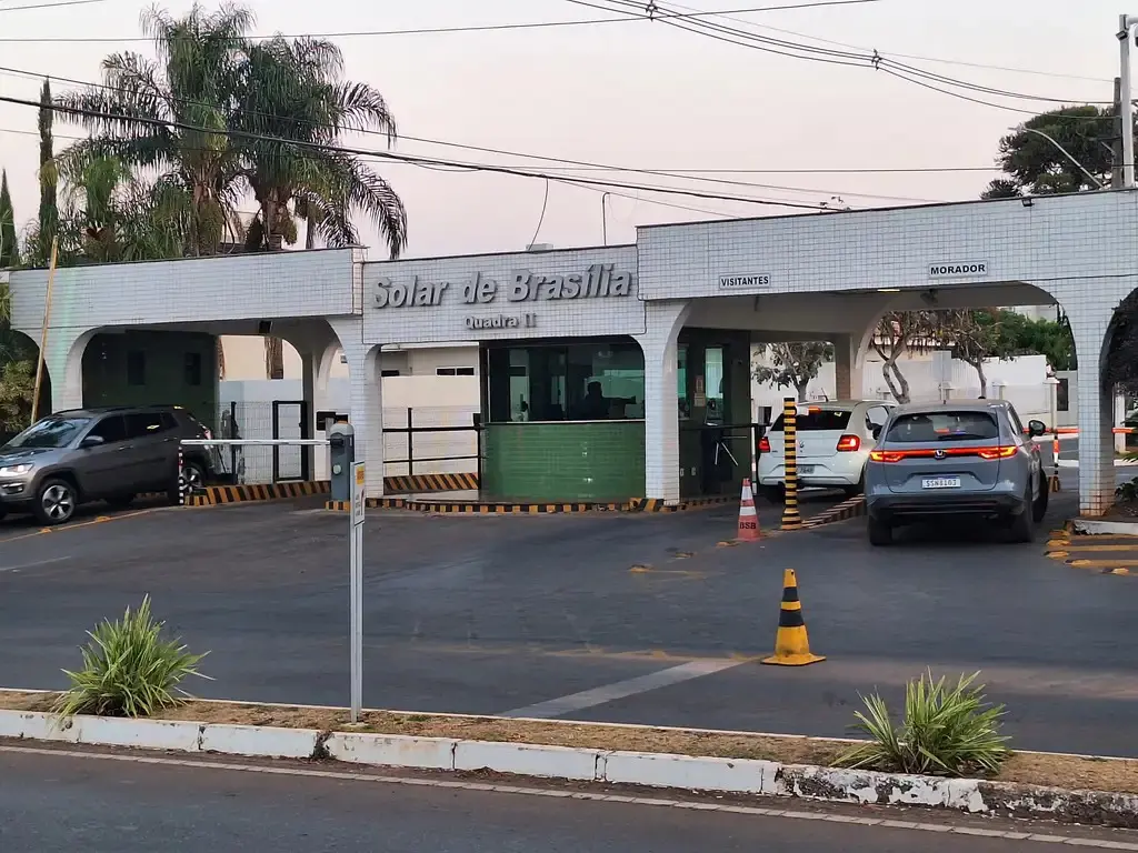 Condomínio impõe regras a moradores durante prisão domiciliar de Bolsonaro