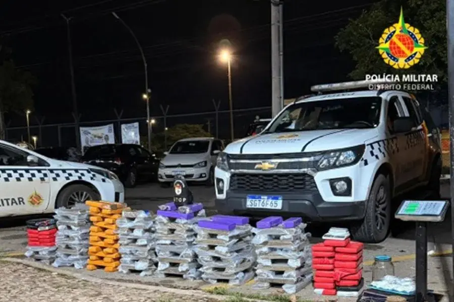 PM apreende R$ 1 milhão em drogas e suspeito foge durante cerco