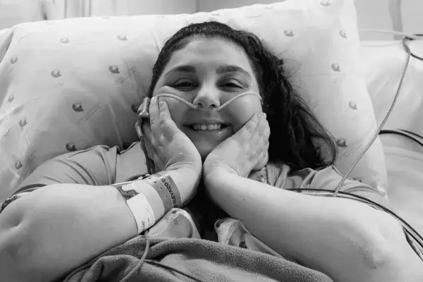 Influenciadora morre aos 31 anos após batalha contra doença rara (Foto: Reprodução/Redes sociais)