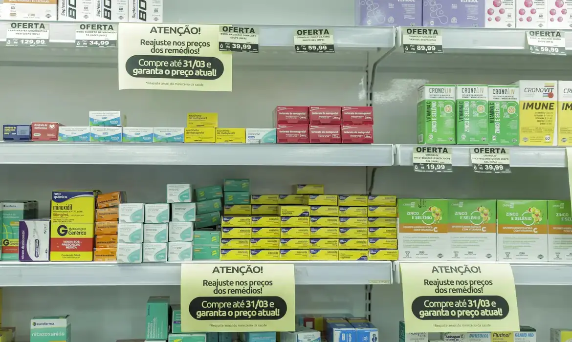 Preços dos remédios vão disparar no Brasil a partir desta terça; saiba mais