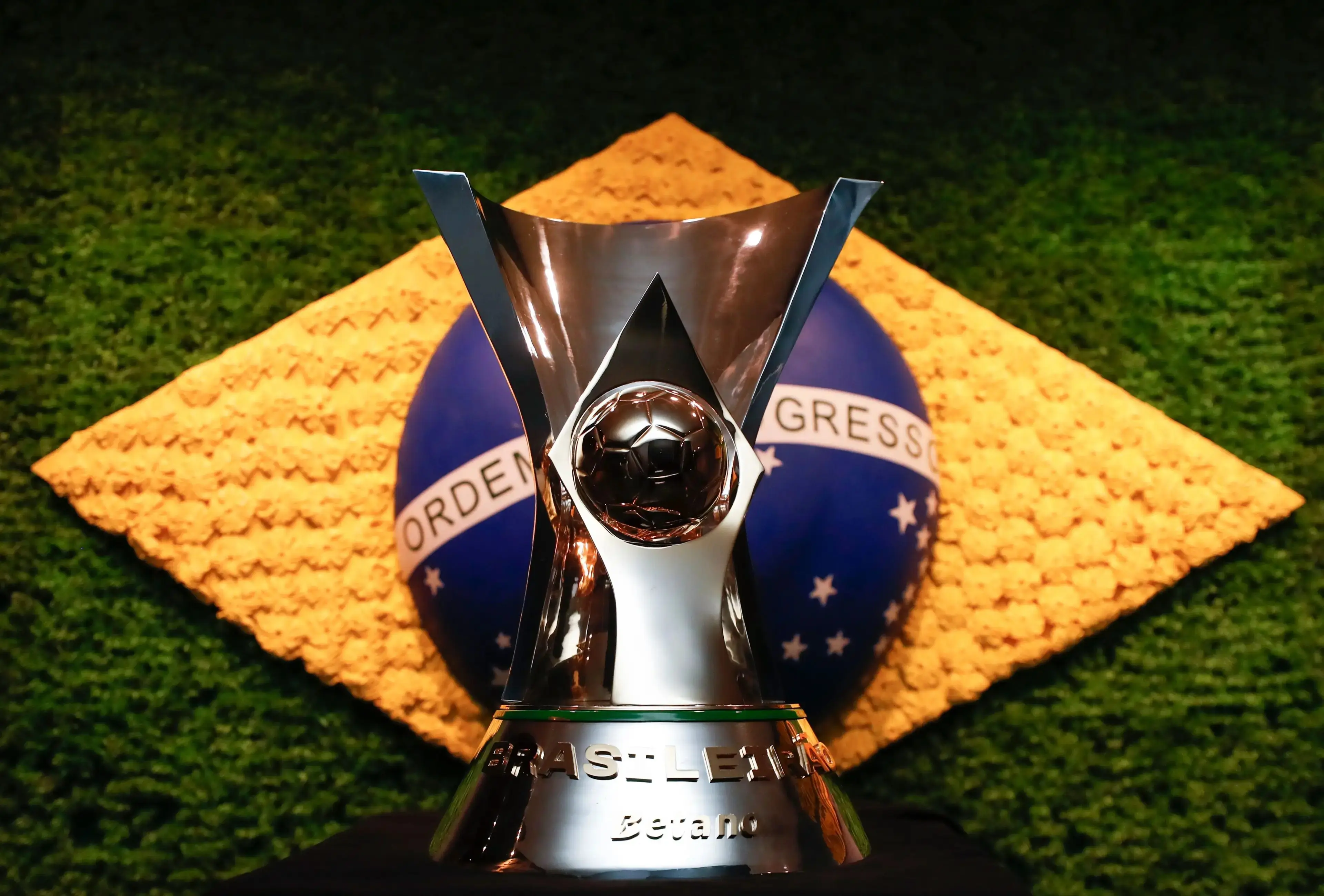 Dois clubes brasileiros integram top 5 (Foto: Lívia Villas Boas / CBF)
