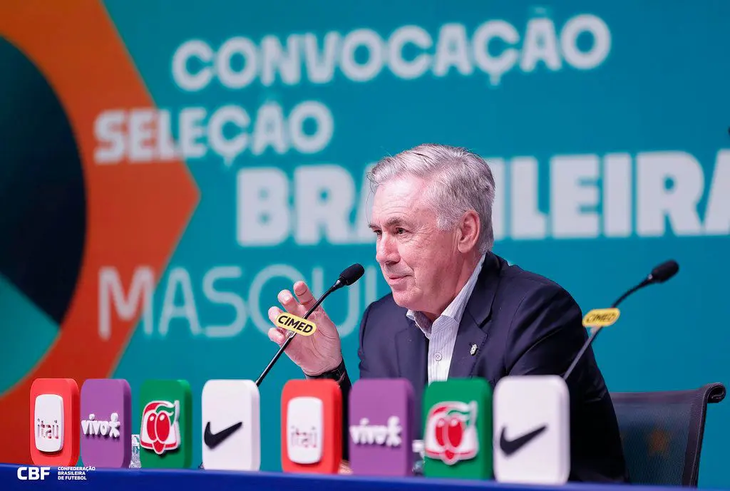 Treinador afirmou que seleção precisa aliar talento à solidez defensiva. Foto: Rafael Ribeiro / CBF.