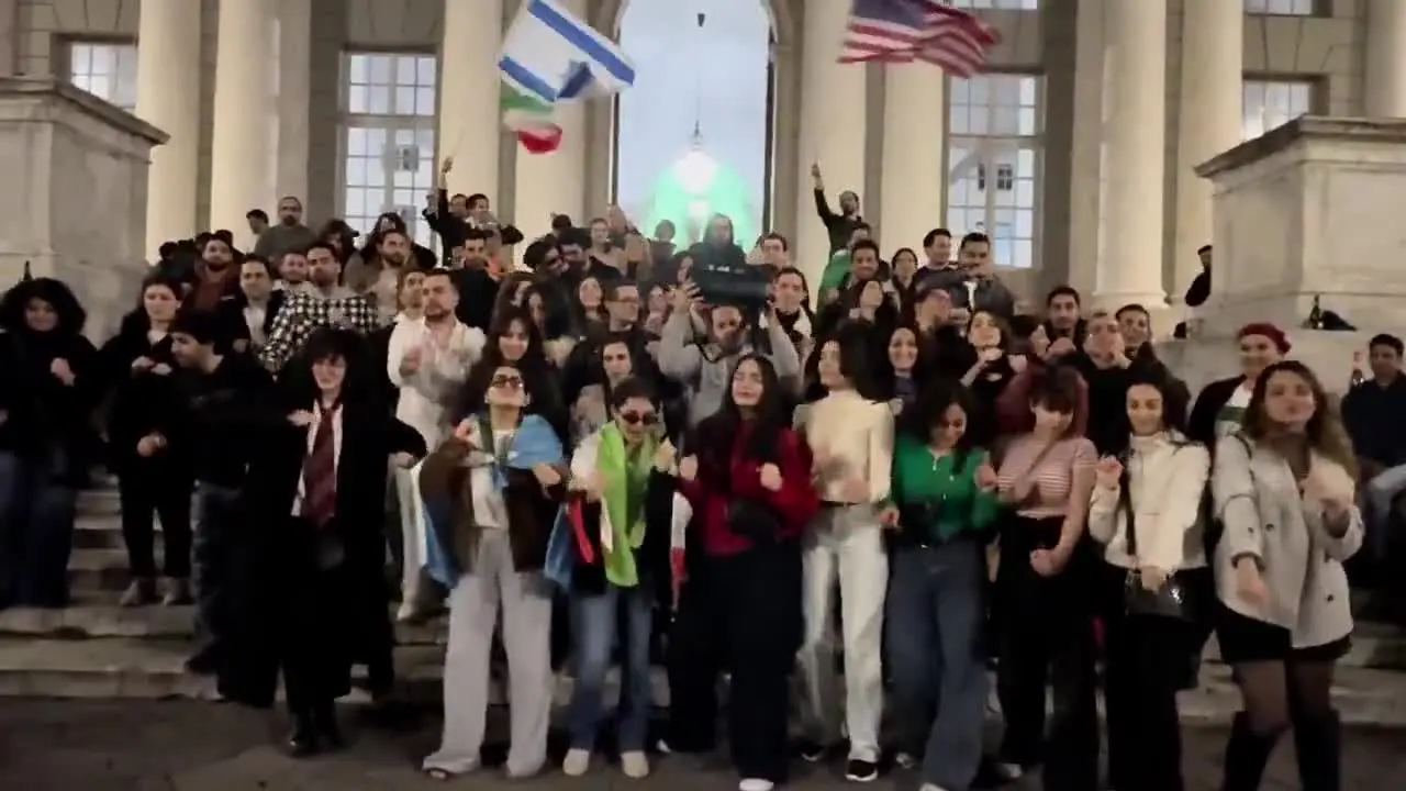 Iranianos reproduzem a “dancinha de Trump” ao som de “YMCA” em vídeos que viralizaram nas redes sociais. Foto: Reprodução.