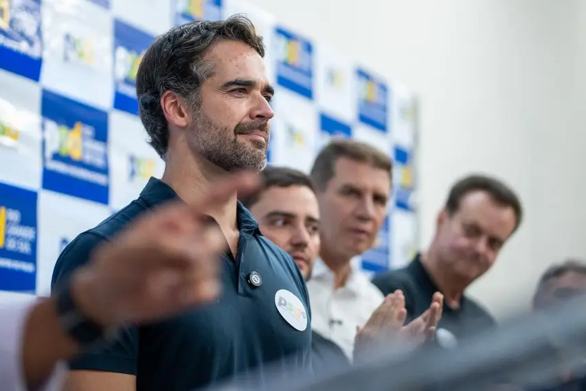 Eduardo Leite mostrou insatisfação com decisão do PSD (Foto: @mauriciotonetto)