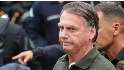 PF faz buscas na casa do ex-presidente Jair Bolsonaro