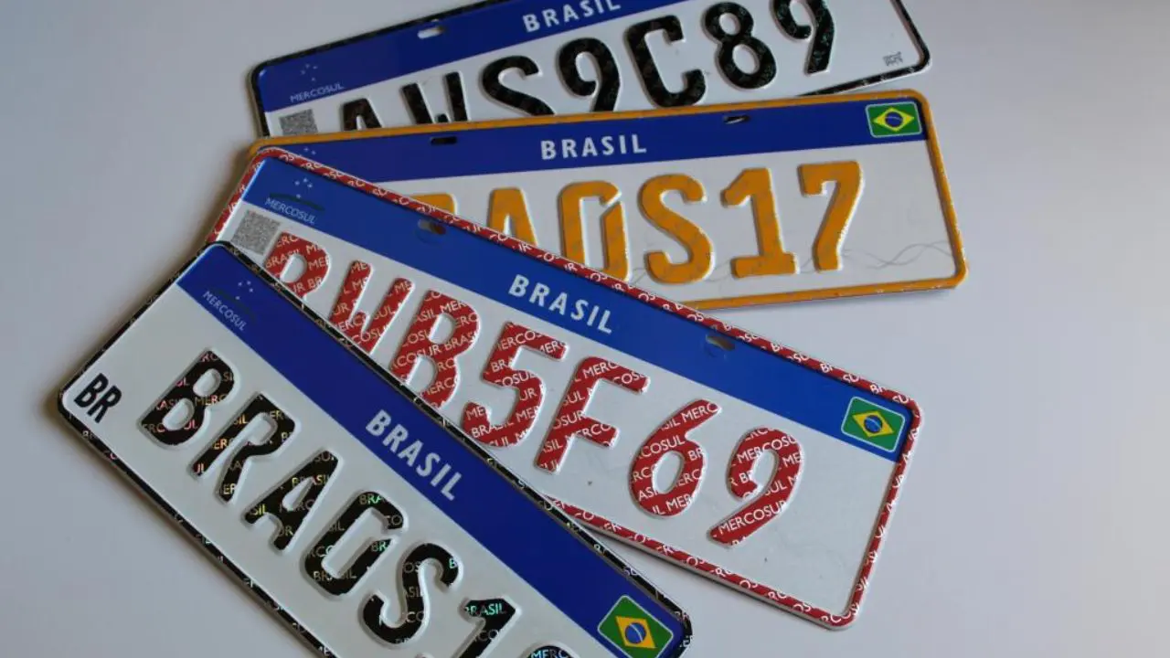Placas  (Foto: Gilia Amaral/Detran-MT)